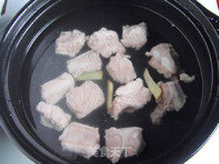 健脾开胃—莲藕排骨汤的做法步骤:5