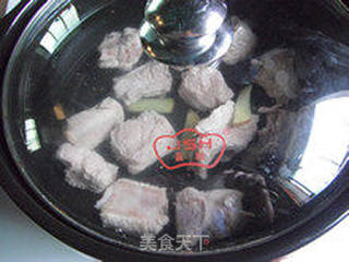 健脾开胃—莲藕排骨汤的做法步骤:6