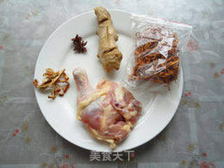 虫草花炖鸡腿——秋补篇的做法步骤：1