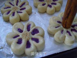 紫薯花朵面包的做法步骤:10