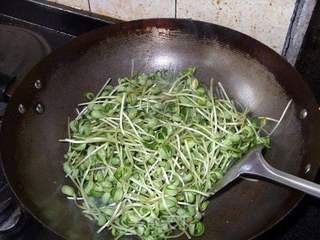 私房----黑豆苗炒牛肉的做法步骤：7