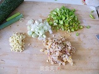 开胃下饭菜--沂州小炒的做法步骤：2