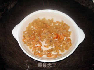 瑶柱虾米冬瓜汤的做法步骤:2