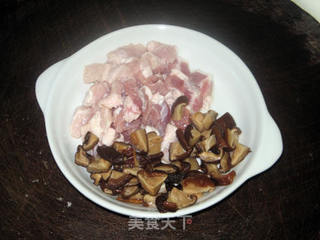 瑶柱虾米冬瓜汤的做法步骤:3
