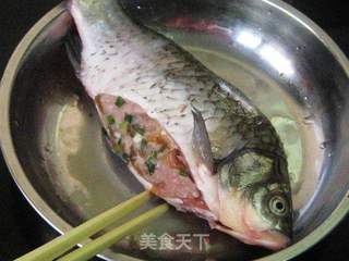 包瓜肉糜嵌鲫鱼的做法步骤：3