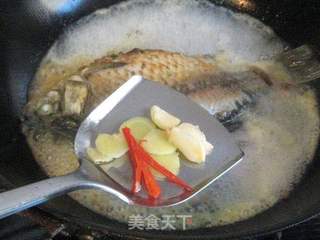 包瓜肉糜嵌鲫鱼的做法步骤:5