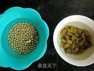 缓解疲劳豆浆---葡萄干豆浆的做法步骤：2