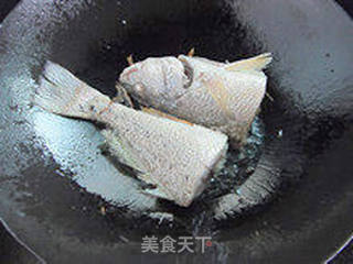 补肝益脾—菊花玉子鲈鱼汤的做法步骤：5