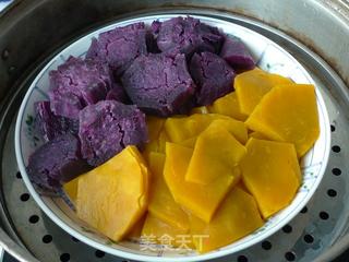米酒蛋花圆子的做法步骤：1