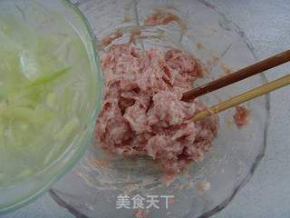 蟹黄小笼包的做法步骤:4