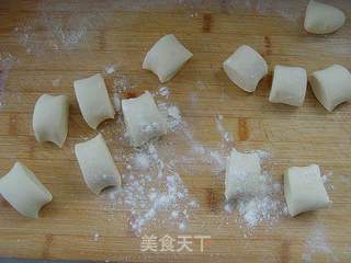 蟹黄小笼包的做法步骤:8