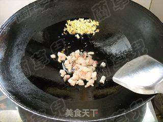 酸菜酱鱼丁面的做法步骤:5