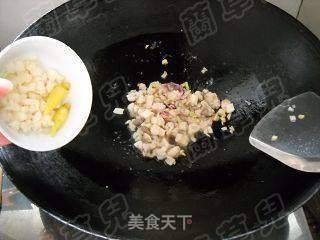 酸菜酱鱼丁面的做法步骤：7