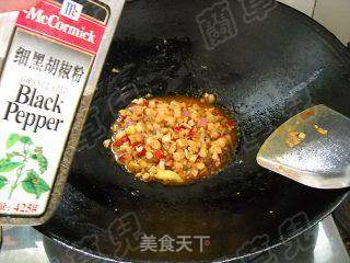 酸菜酱鱼丁面的做法步骤:11