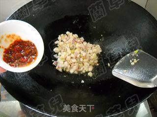 酸菜酱鱼丁面的做法步骤:9