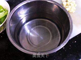 枸杞炒丝瓜的做法步骤：3