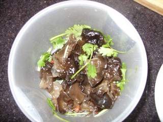 爽口下酒菜-----响油木耳的做法步骤:7