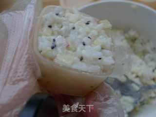 【花样寿司】----水果寿司饭团的做法步骤：8