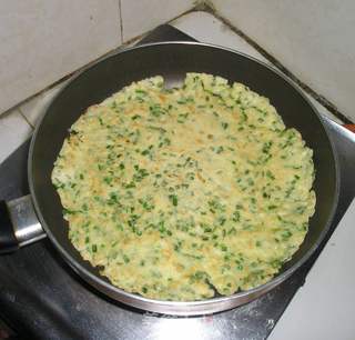 韭菜鸡蛋煎饼的做法步骤：13