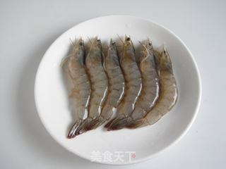 绝味搭配—清蒸粉丝蒜茸虾的做法步骤：1