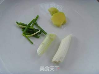 嘎鱼炖豆腐的做法步骤：2