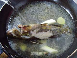 嘎鱼炖豆腐的做法步骤：5