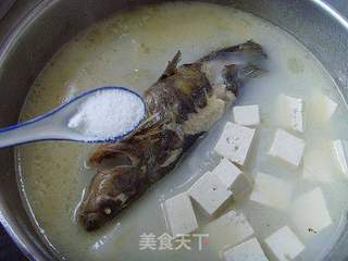 嘎鱼炖豆腐的做法步骤：9