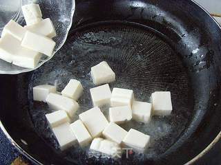 孕产食谱:海带虾仁烩豆腐的做法步骤:5
