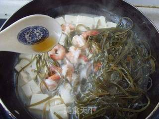 孕产食谱：海带虾仁烩豆腐的做法步骤：8