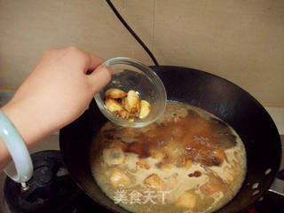 不用火也能做的私房笋干红烧肉的做法步骤:8
