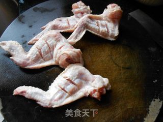 香茅烤鸡翅的做法步骤：1