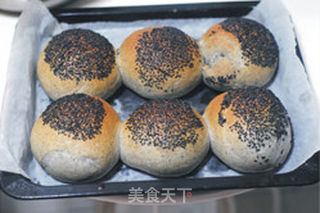 【黑芝麻餐包】的做法步骤:10