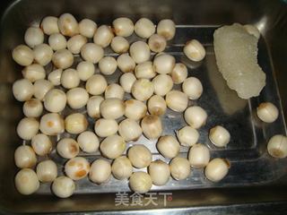 冰糖莲子水的做法步骤：2