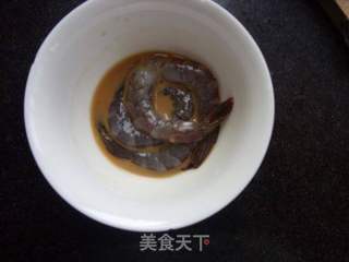 茄味口蘑虾球的做法步骤:3