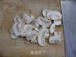 茄味口蘑虾球的做法步骤:5
