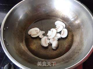 茄味口蘑虾球的做法步骤:6