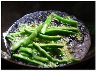 干煸四季豆的做法步骤:4