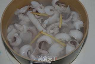 潮汕咸菜炒墨斗须的做法步骤:3