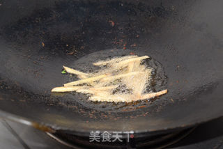 潮汕咸菜炒墨斗须的做法步骤：5