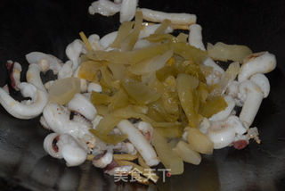 潮汕咸菜炒墨斗须的做法步骤:7