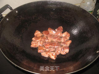 洋葱黑椒猪颈肉的做法步骤:4