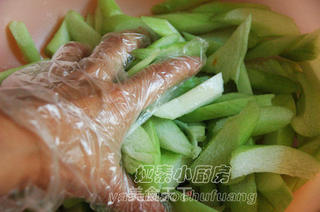 凉拌白芋荷的做法步骤：6