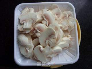 美容菜-----口蘑腐竹炒蹄筋的做法步骤:4