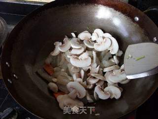 美容菜-----口蘑腐竹炒蹄筋的做法步骤:10