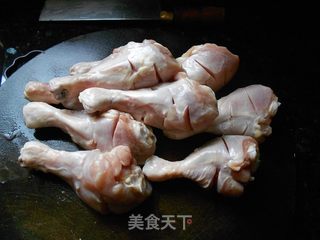 酱油鸡腿的做法步骤：1