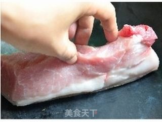 回锅肉的做法步骤：1