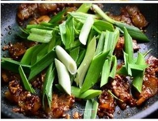 回锅肉的做法步骤:9