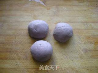 紫薯肉松麻花卷的做法步骤：5