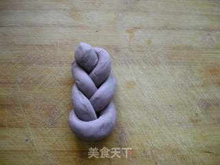 紫薯肉松麻花卷的做法步骤：10