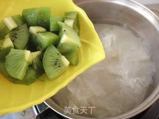祛斑美白—冰糖银耳奇异果的做法步骤:5
